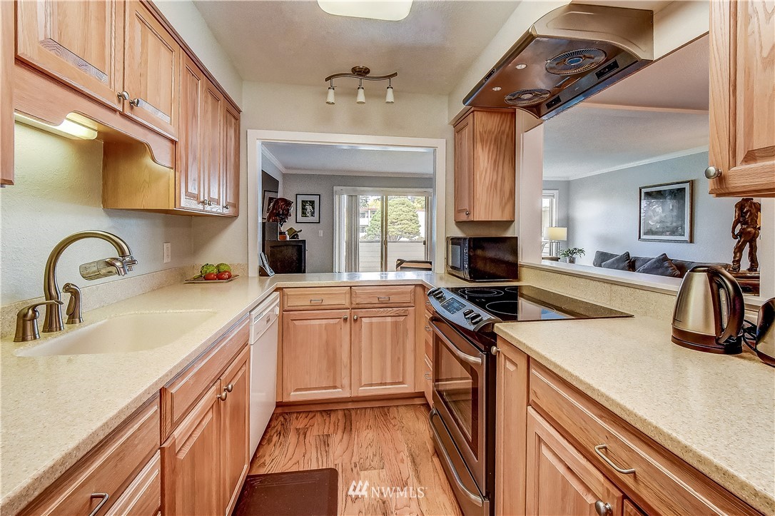 8516 196th Street Southwest, Unit 212 Edmonds, WA 98026 - Photo 14 of 23 Gallery Image 14