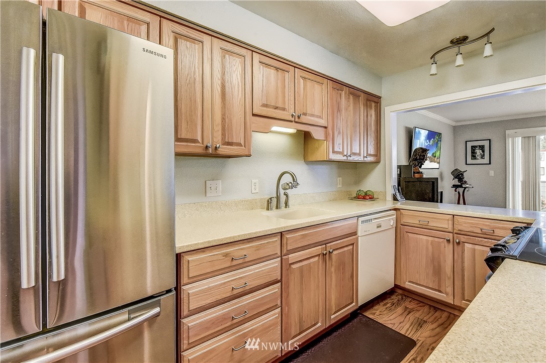 8516 196th Street Southwest, Unit 212 Edmonds, WA 98026 - Photo 15 of 23 Gallery Image 15