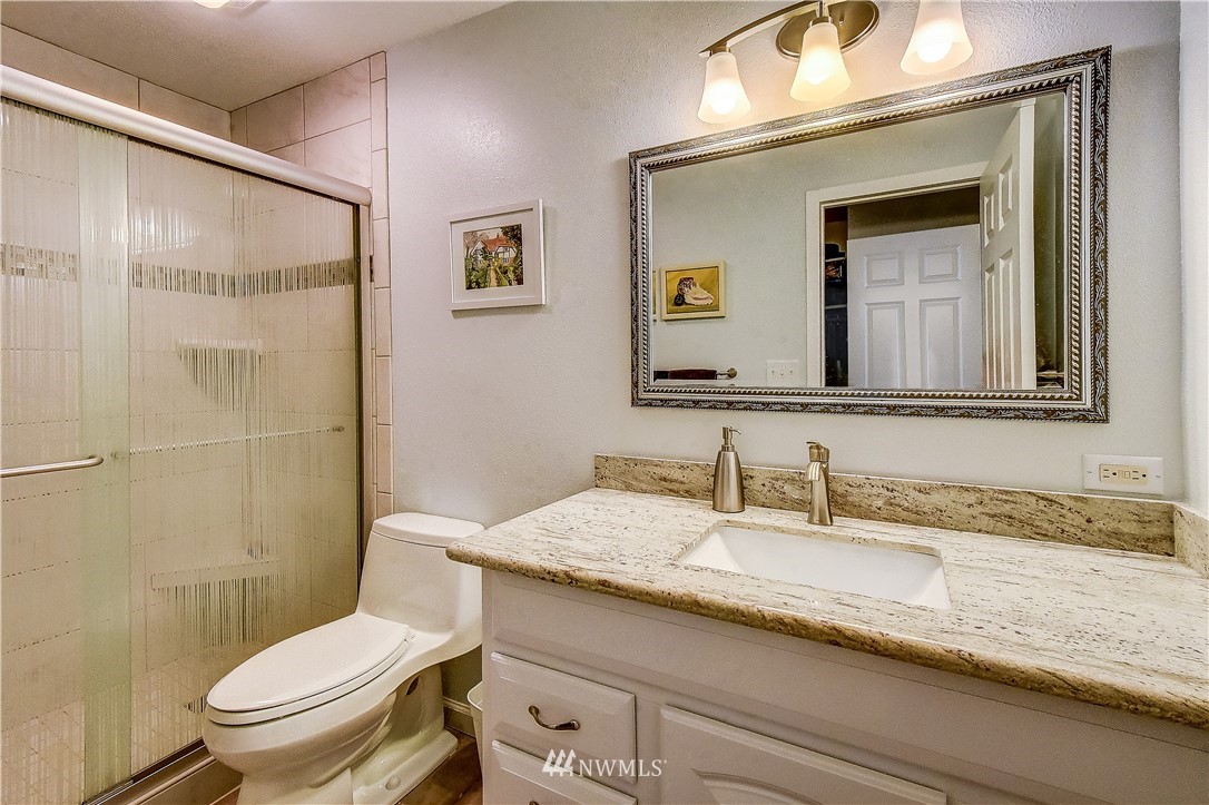 8516 196th Street Southwest, Unit 212 Edmonds, WA 98026 - Photo 5 of 23 Gallery Image 5