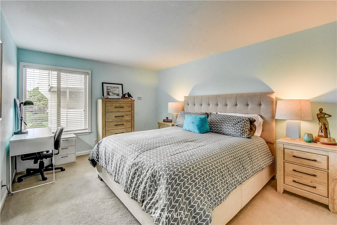 8516 196th Street Southwest, Unit 212 Edmonds, WA 98026 - Photo 6 of 23 Gallery Image 6