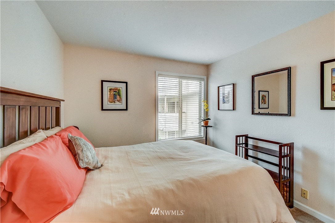 8516 196th Street Southwest, Unit 212 Edmonds, WA 98026 - Photo 8 of 23 Gallery Image 8