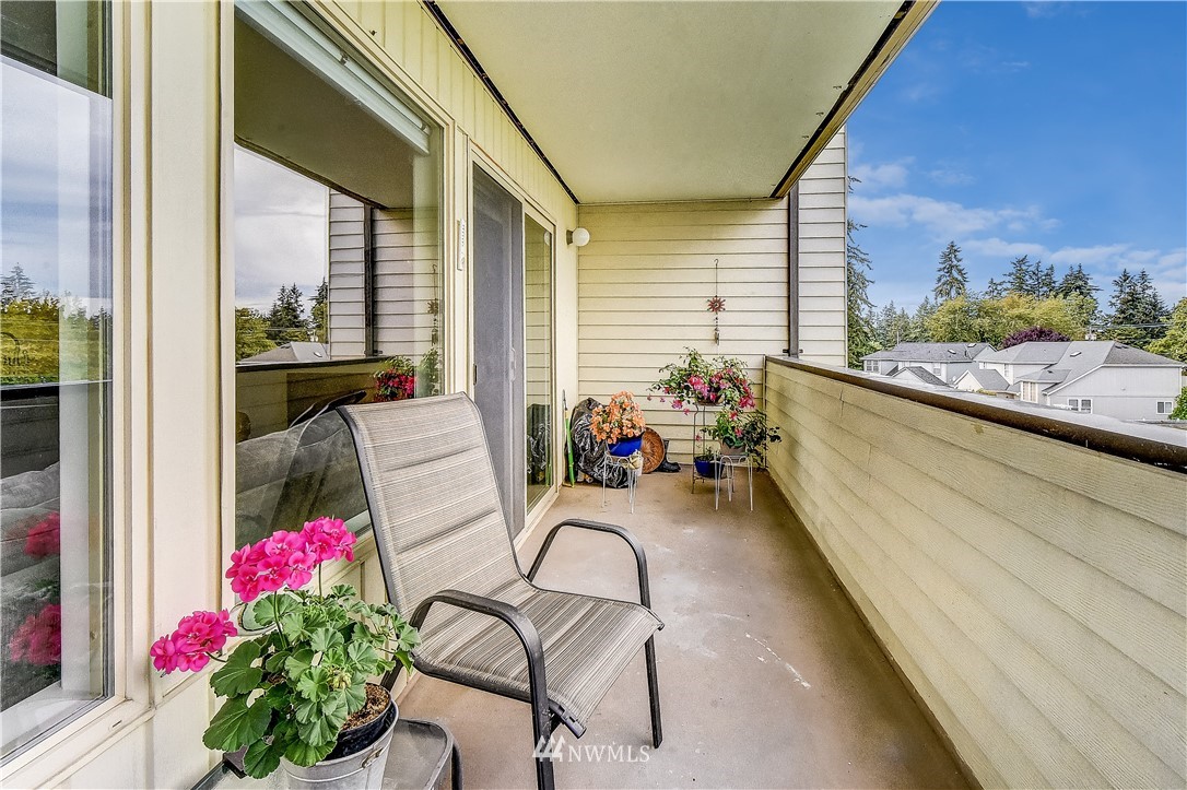 8516 196th Street Southwest, Unit 212 Edmonds, WA 98026 - Photo 10 of 23 Gallery Image 10