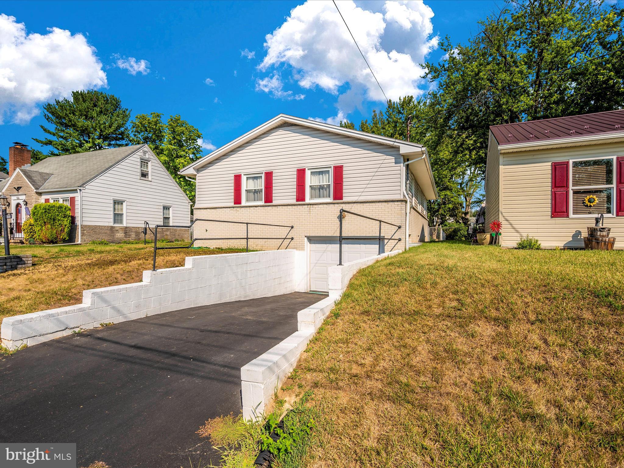 333 Wakefield Road Hagerstown, MD 21740 - Photo 49 of 51 Exterior Front