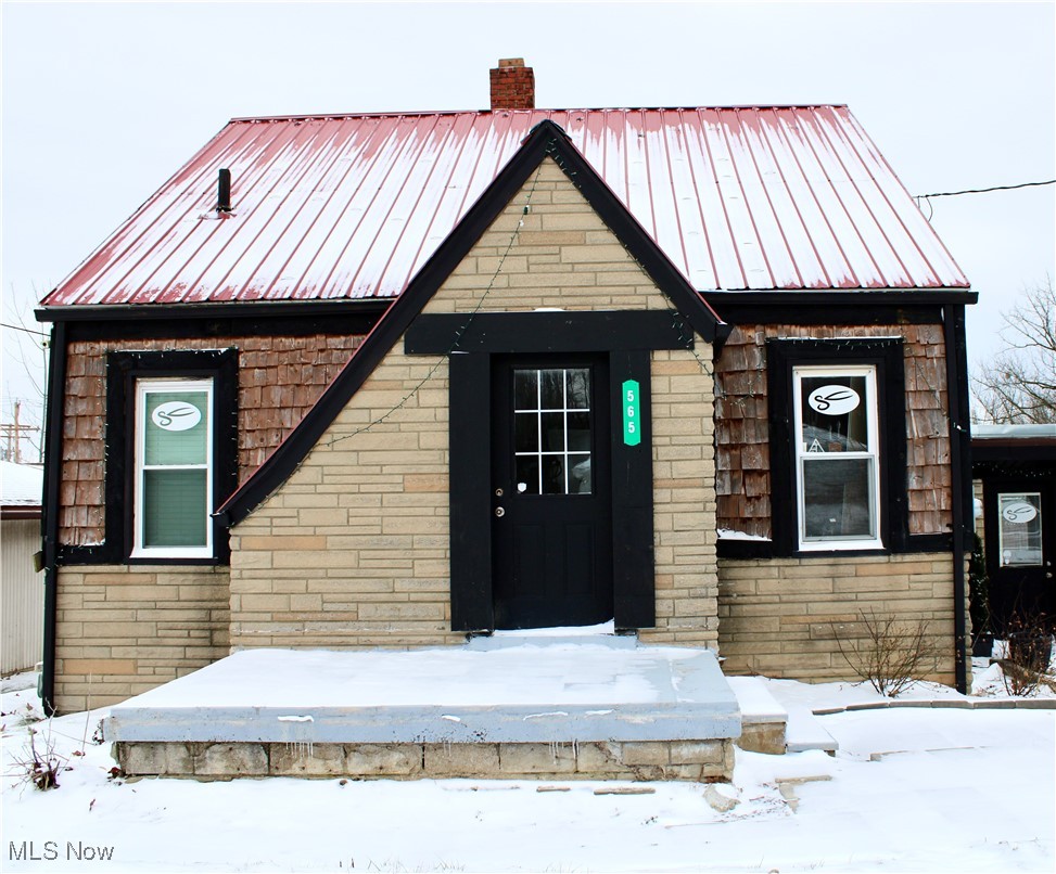 565 South Meridian Road Youngstown, OH 44509 - Photo 1 of 35
