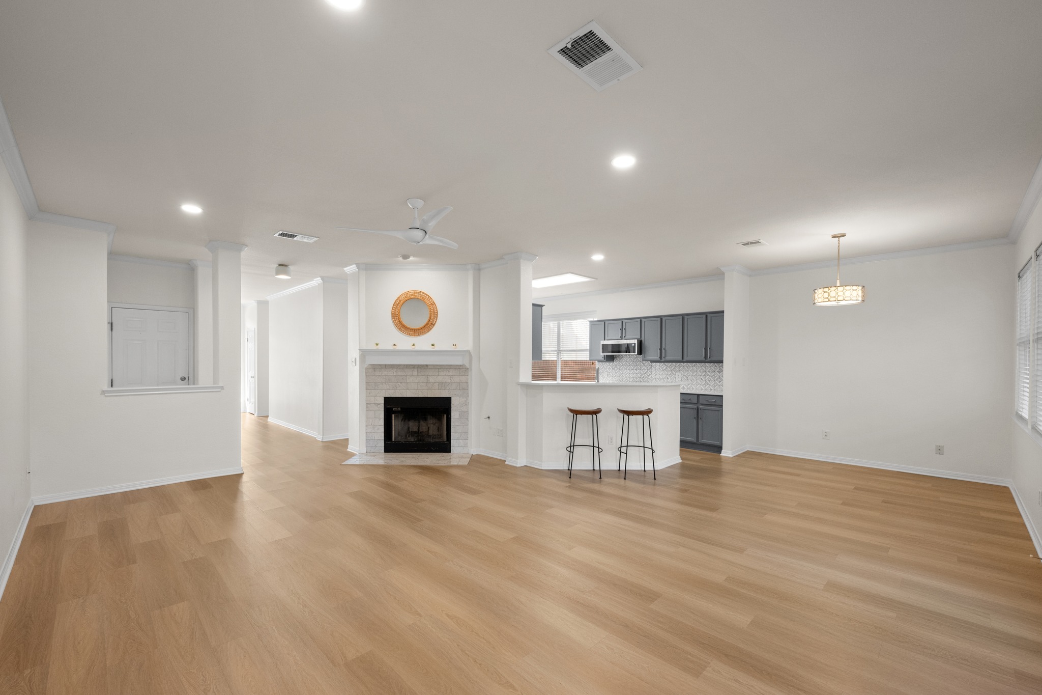 8124 Siringo Pass Austin, TX 78749 - Photo 4 of 20