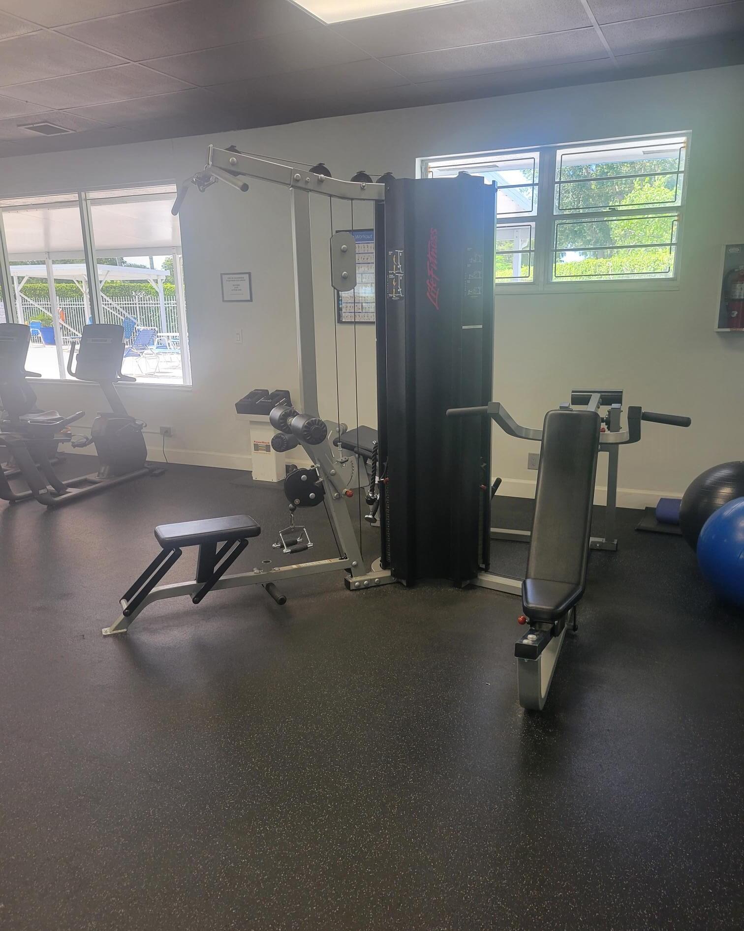 1050 Northwest 90th Way Plantation, FL 33322 - Photo 17 of 37 20230502_160432