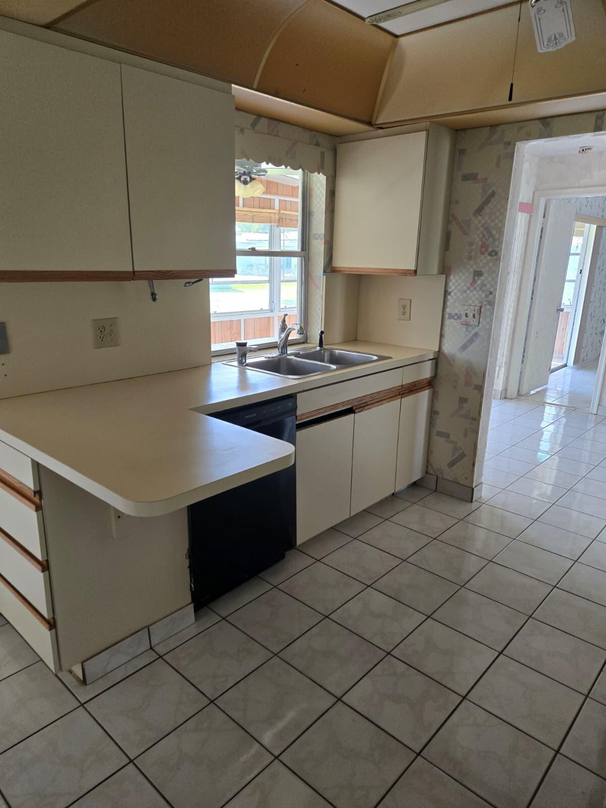 1050 Northwest 90th Way Plantation, FL 33322 - Photo 36 of 37 WhatsApp Image 2026-04-16 at 6.43.23 PM