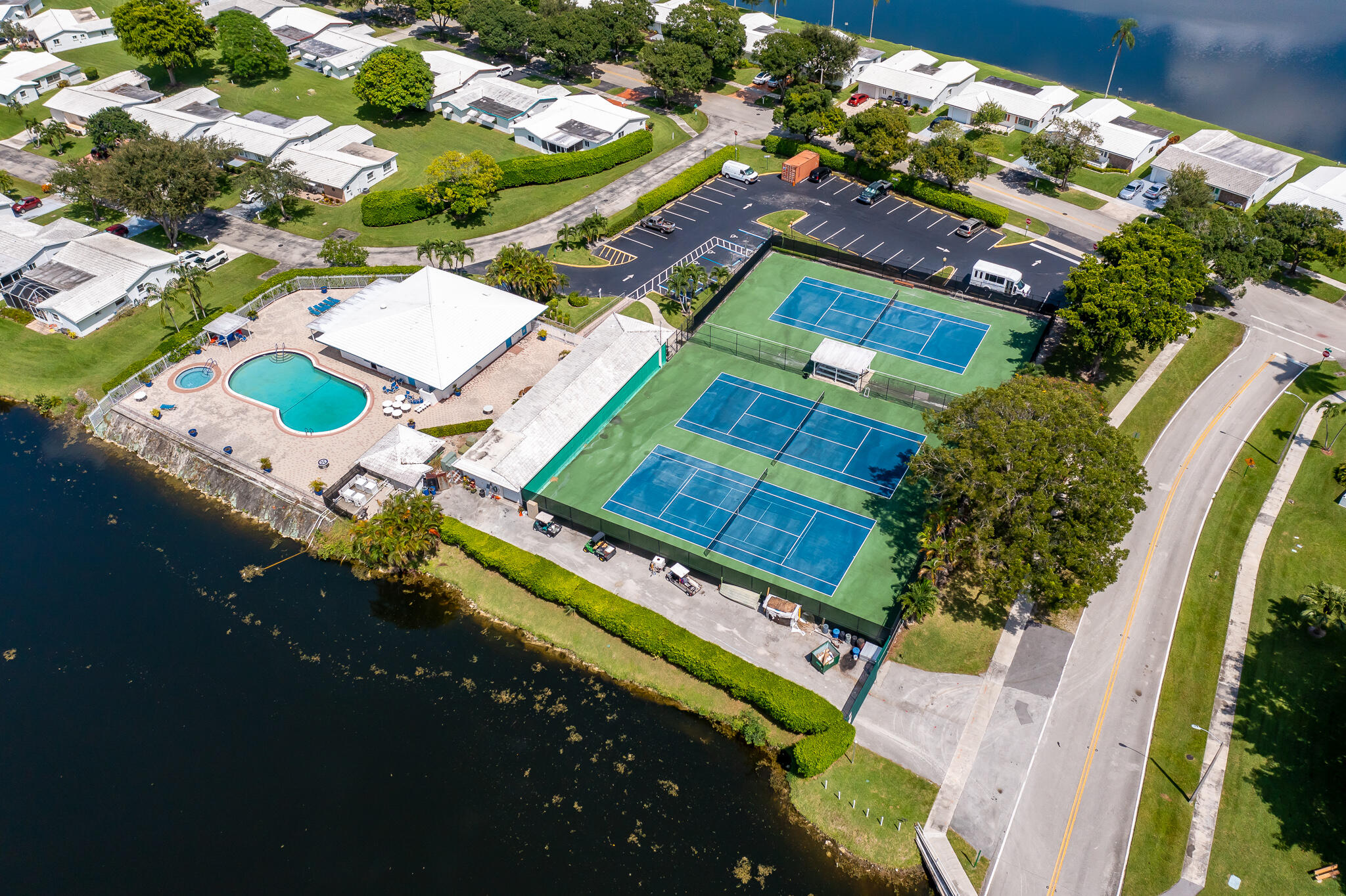 1050 Northwest 90th Way Plantation, FL 33322 - Photo 4 of 37 43