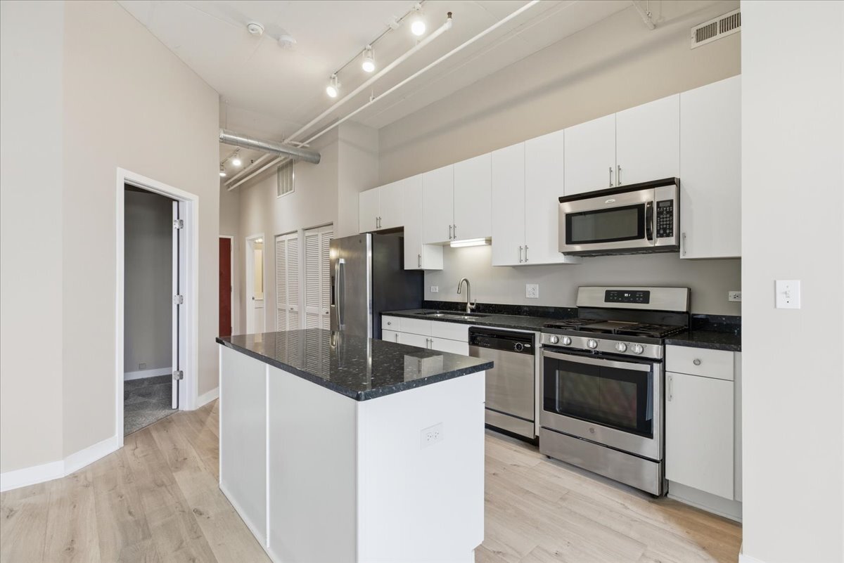 740 West Fulton Street, Unit 905 Chicago, IL 60661 - Photo 6 of 13