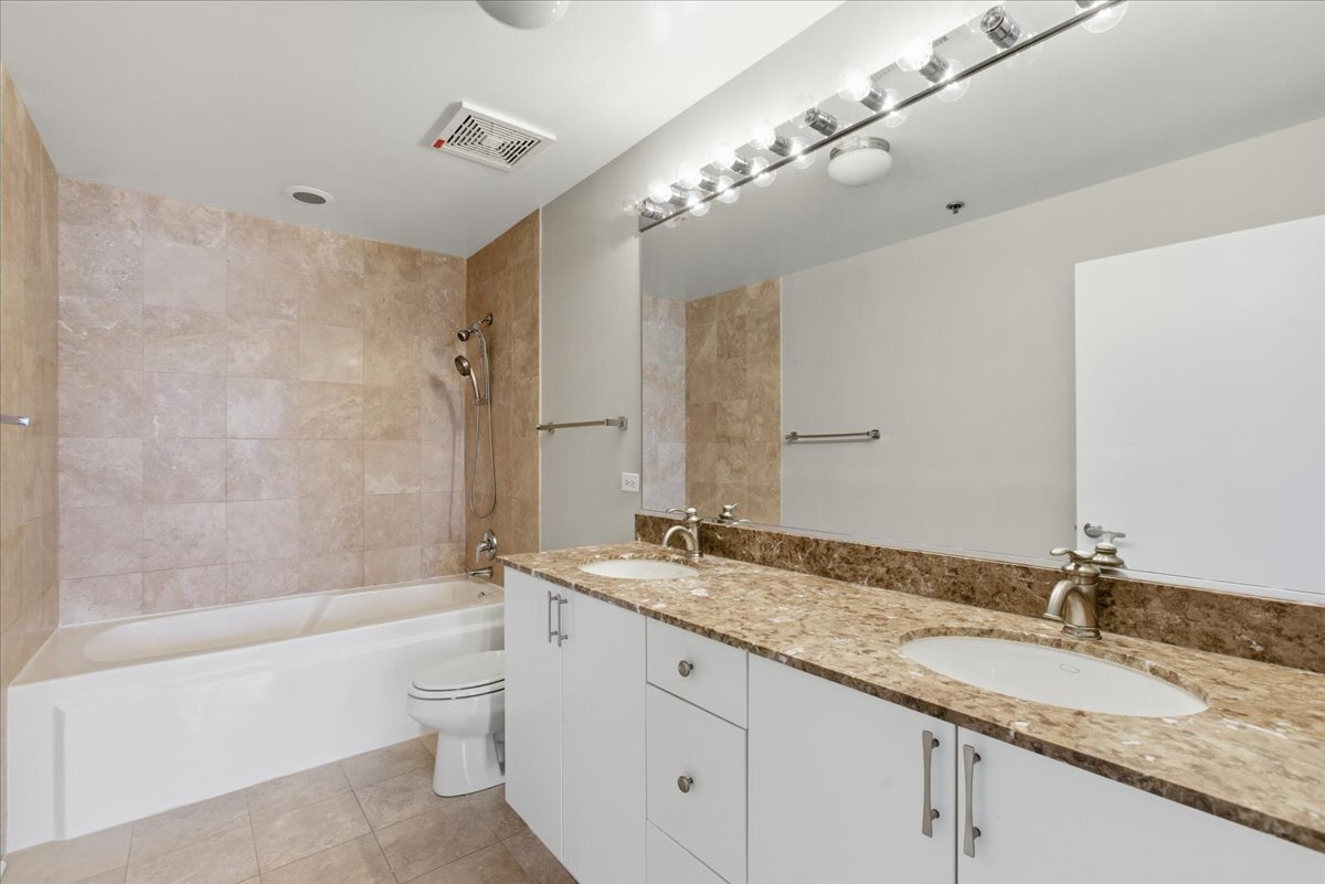 740 West Fulton Street, Unit 905 Chicago, IL 60661 - Photo 10 of 13