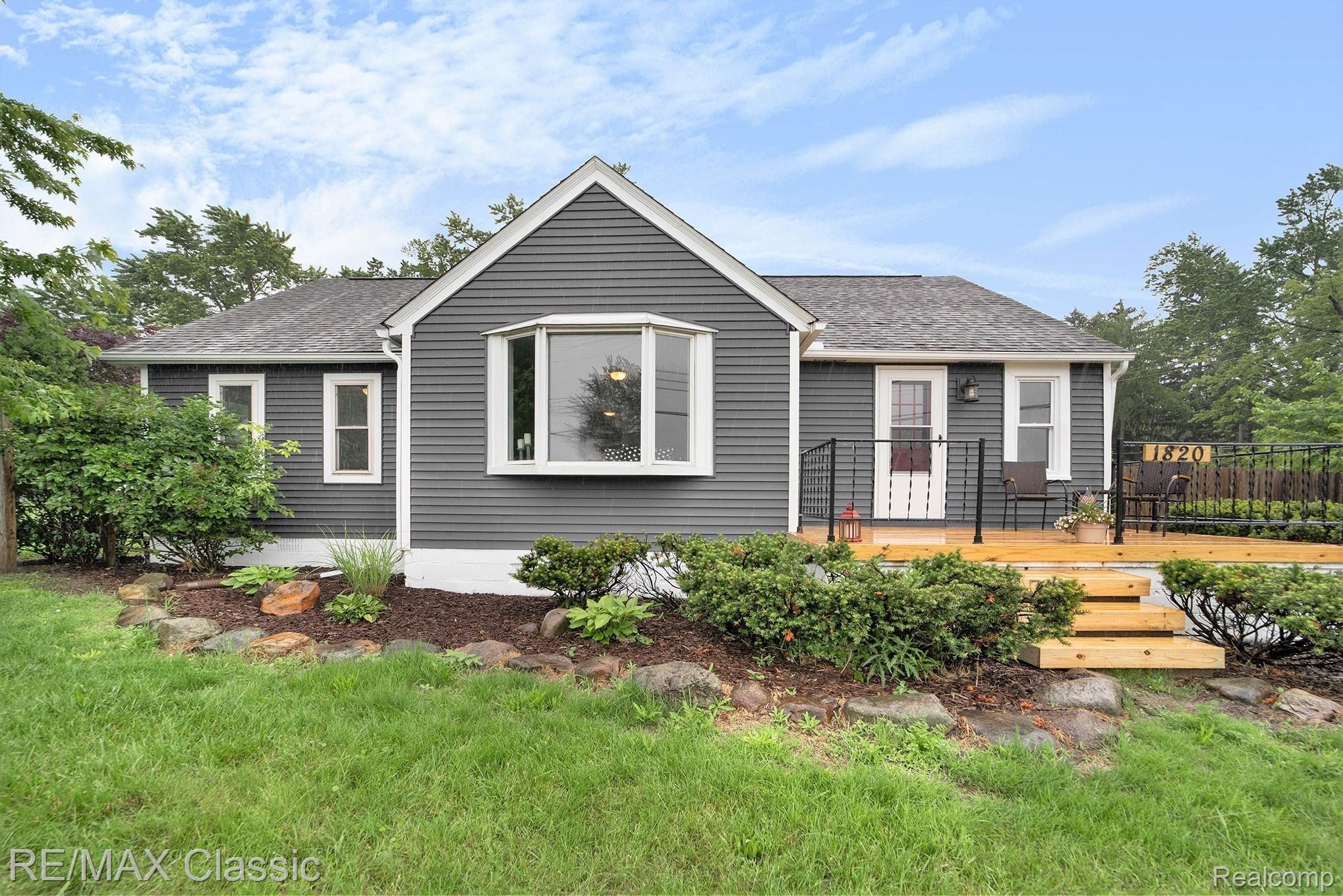1820 Union Lake Road Commerce Township, MI 48382 - Photo 1 of 47 1820 Union Lake Rd