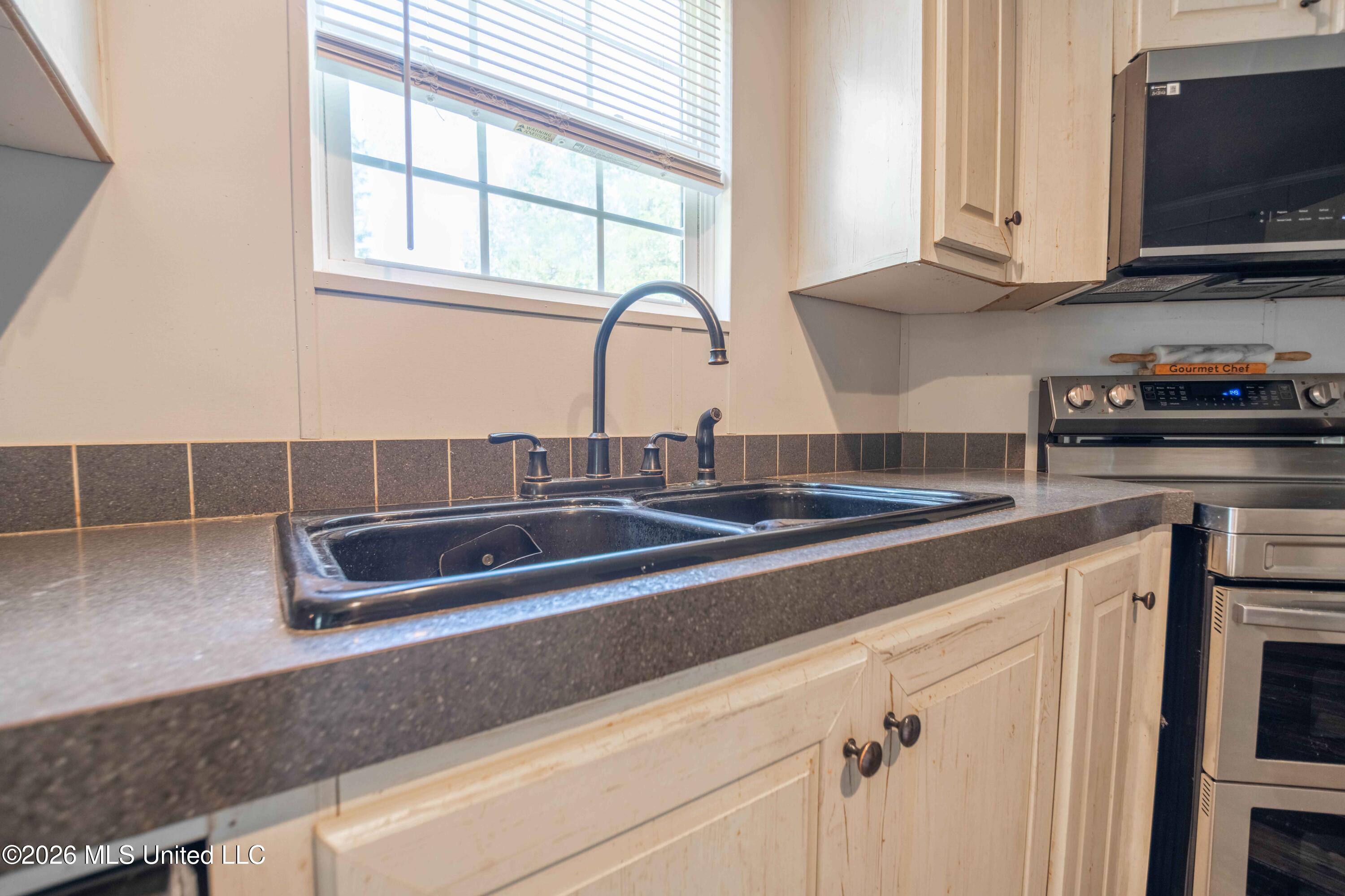 2 Valley View Road Byhalia, MS 38611 - Photo 12 of 26 Interior-19