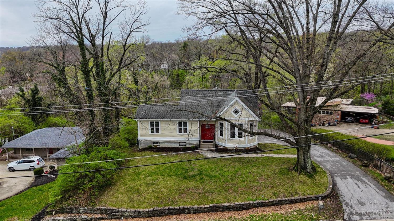 257 Compton Road Wyoming, OH 45215 - Photo 3 of 65