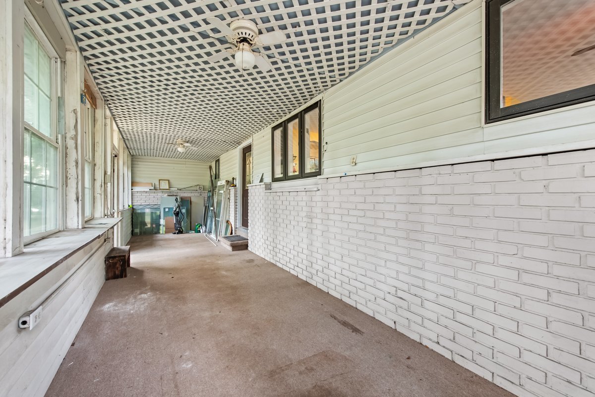 26 Glen Echo Road Elgin, IL 60120 - Photo 24 of 34 a view of a porch with wooden floor