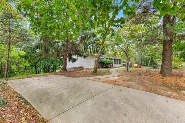 $318,108 | 26 Glen Echo Road, Elgin, IL 60120