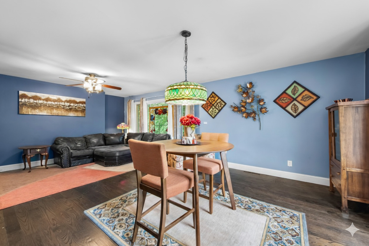 26 Glen Echo Road Elgin, IL 60120 - Photo 8 of 34 a dining room with furniture and window