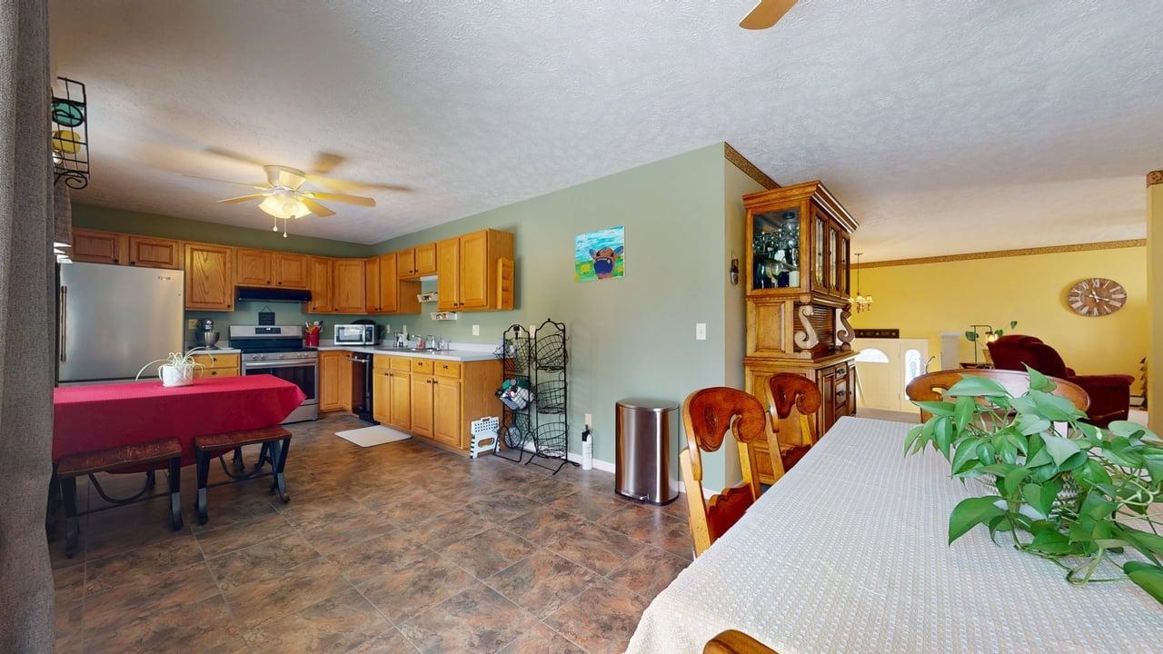 9 Andy Avenue Swanton, VT 05488 - Photo 11 of 56