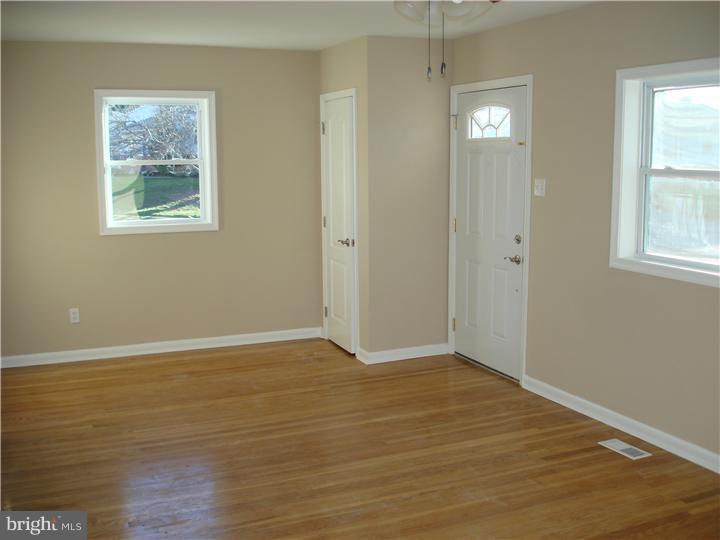 2 Dryden Road New Castle, DE 19720 - Photo 2 of 20 Gallery Image 2