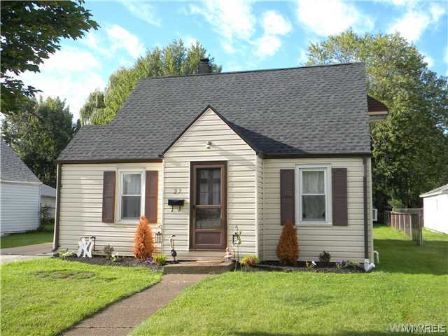27 Buckeye Road Amherst, NY 14226 - Photo 1 of 1 Exterior Front