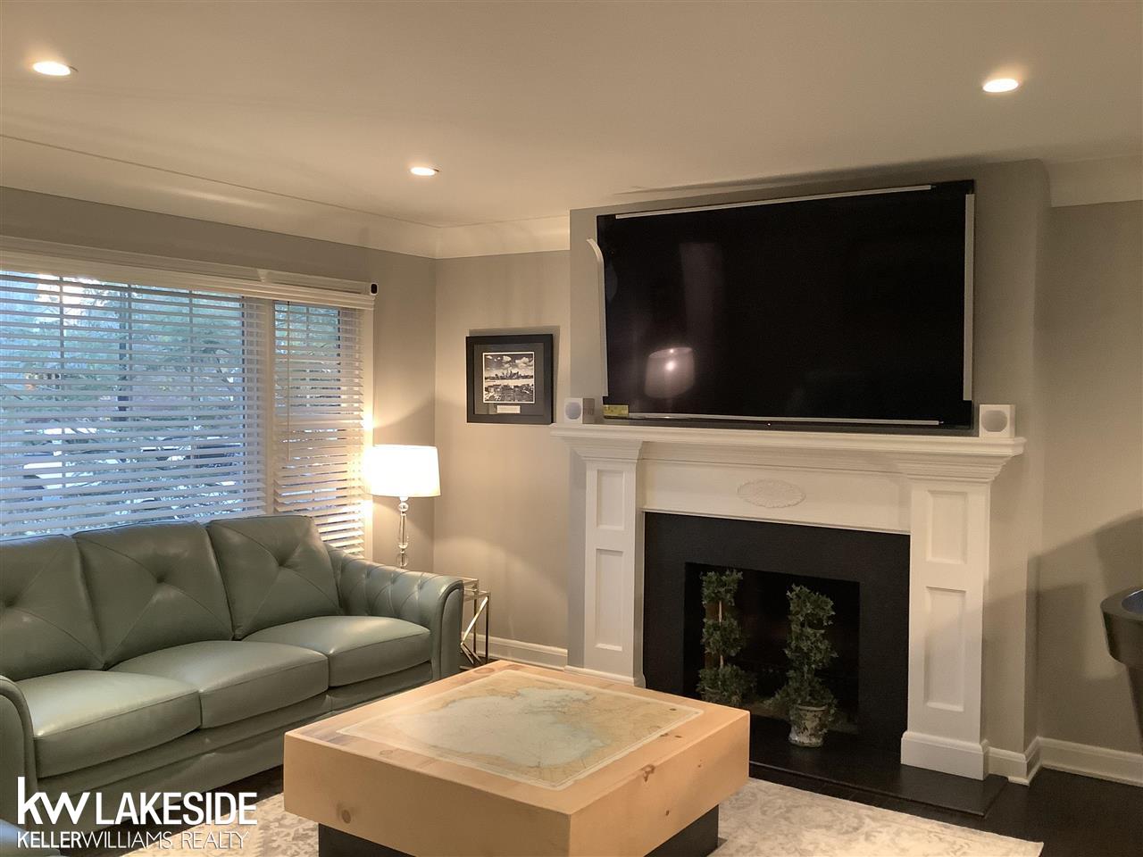 275 Lothrop Road Grosse Pointe Farms, MI 48236 - Photo 4 of 30