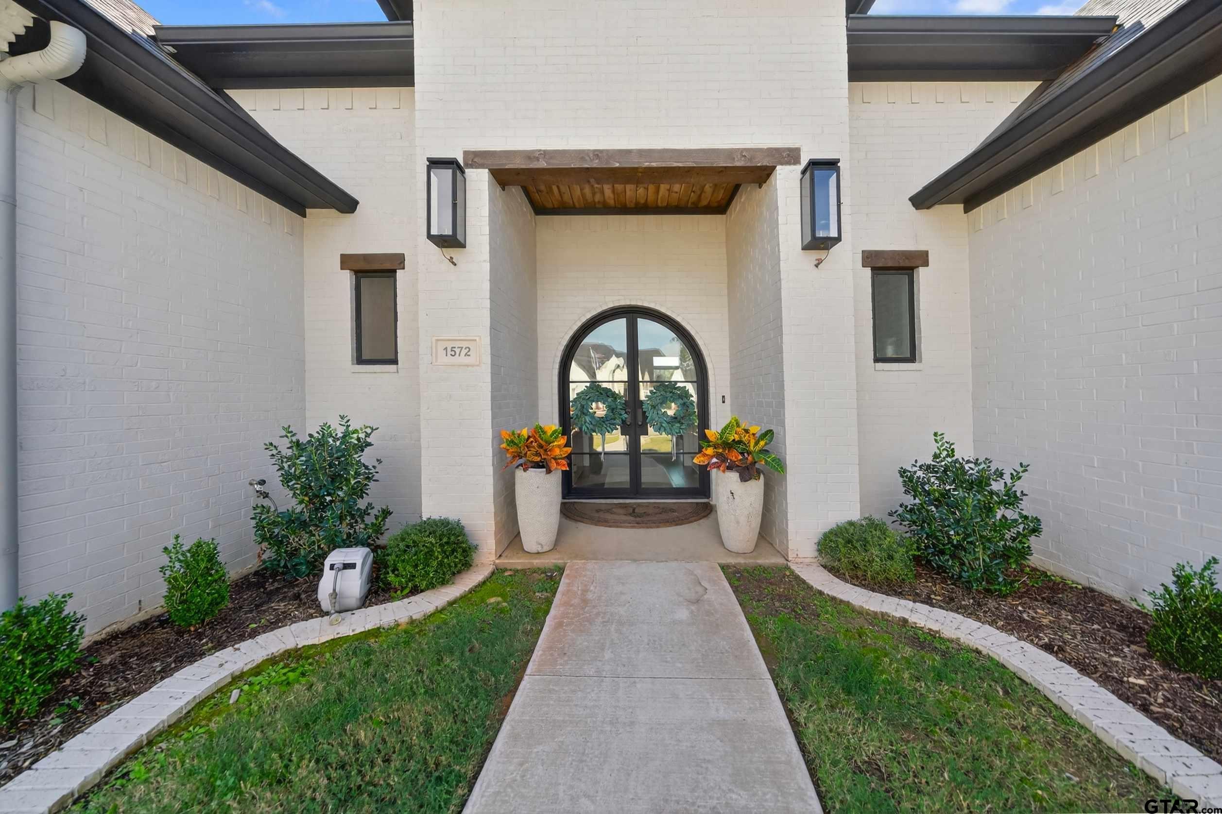 1572 Maple Lane Tyler, TX 75703 - Photo 4 of 43
