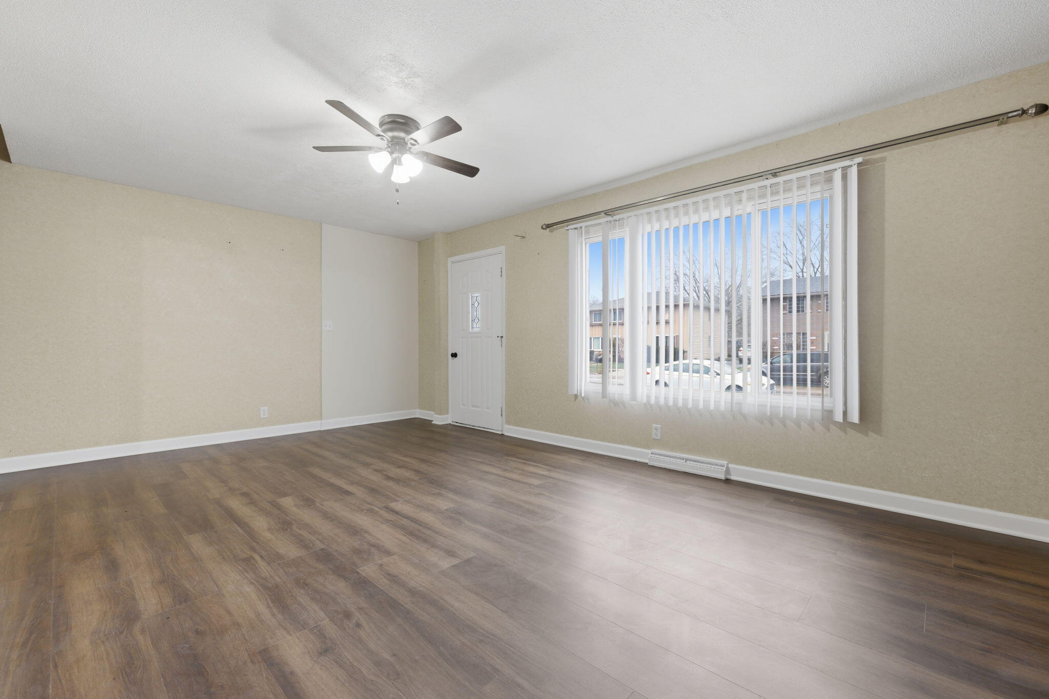 1604 87th Place Kenosha, WI 53143 - Photo 4 of 26 4-web-or-mls-r5__7711 jacek cwik