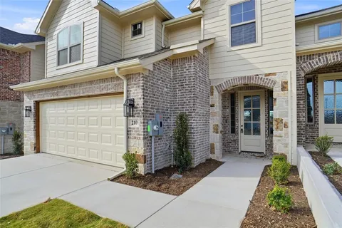 $406,900 | 210 Legacy Boulevard, Weatherford, TX 76086