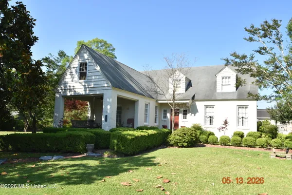 $250,000 | 204 Grand Boulevard, Greenwood, MS 38930