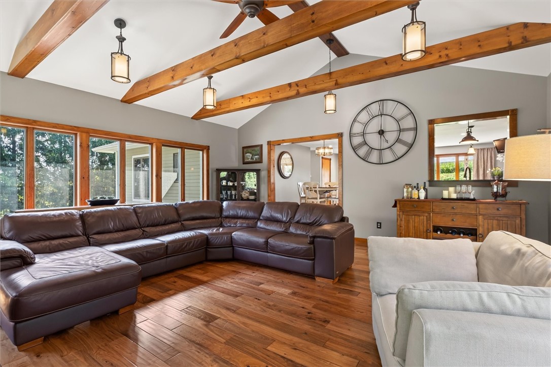 7150 Gauss Road Bloomfield, NY 14469 - Photo 14 of 50 great room with views to backyard