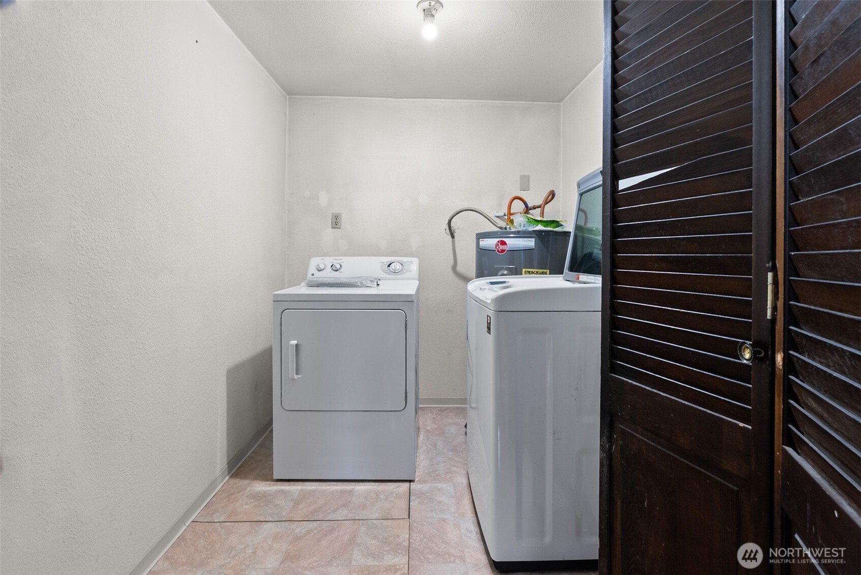 2432 Northeast Franklin Street Bremerton, WA 98310 - Photo 14 of 25