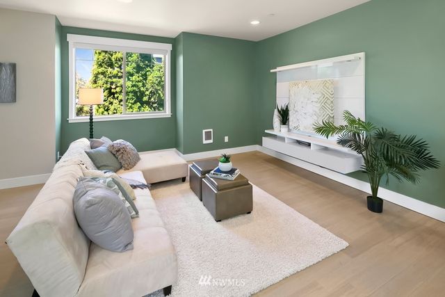 $609,000 | 3728 Southcenter Boulevard, Tukwila, WA 98188