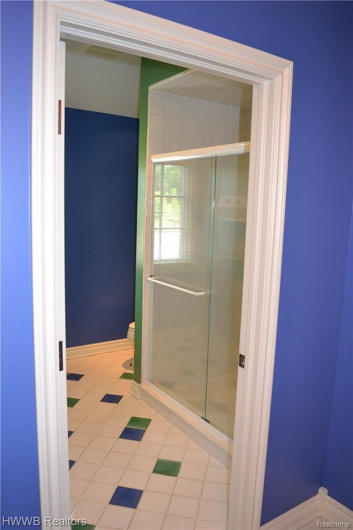 2693 Heights View Court Rochester, MI 48306 - Photo 66 of 95 Jack and Jill Shower