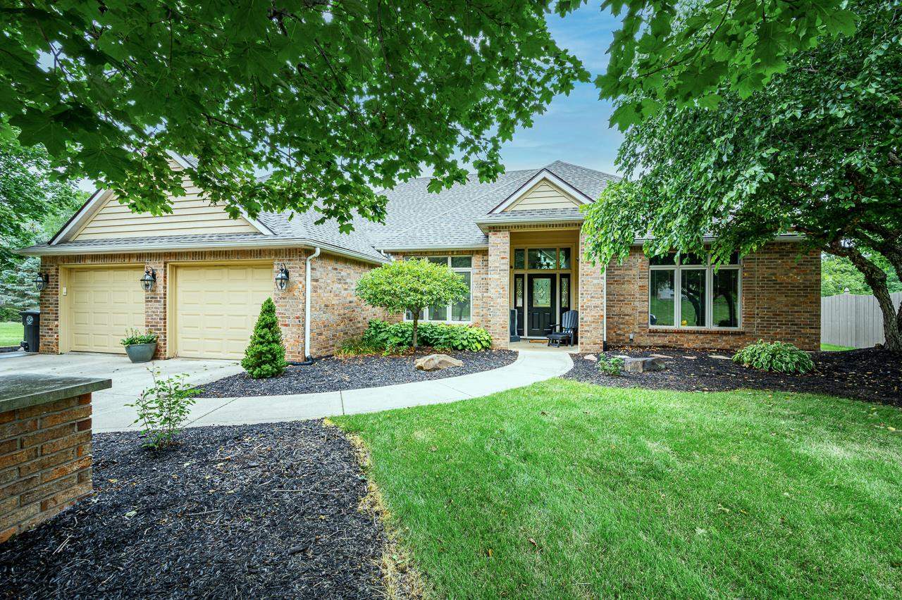 2220 Point Wood Road Fort Wayne, IN 46818 - Photo 1 of 36