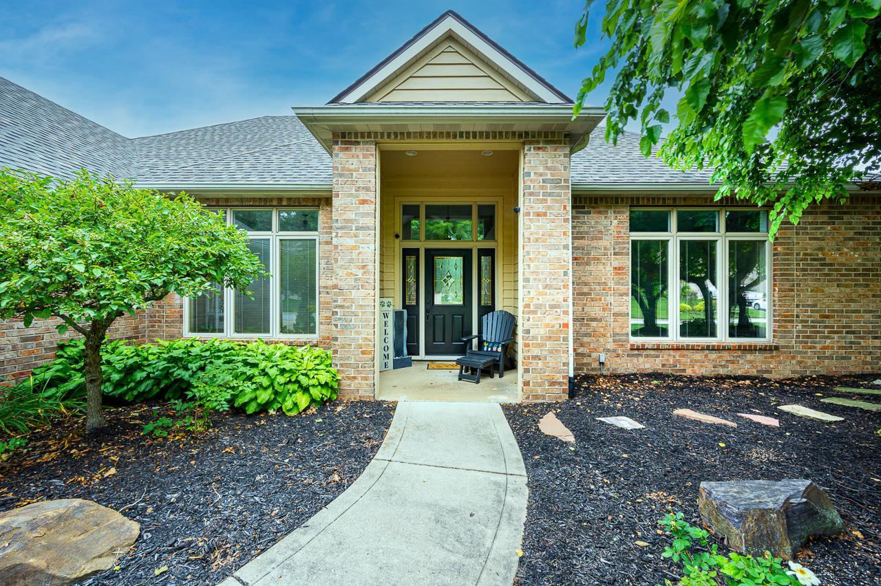 2220 Point Wood Road Fort Wayne, IN 46818 - Photo 4 of 36