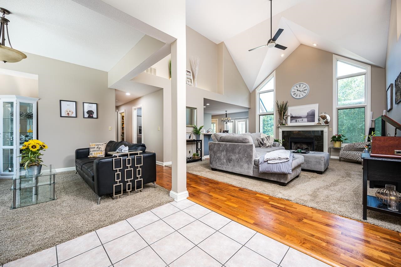 2220 Point Wood Road Fort Wayne, IN 46818 - Photo 9 of 36