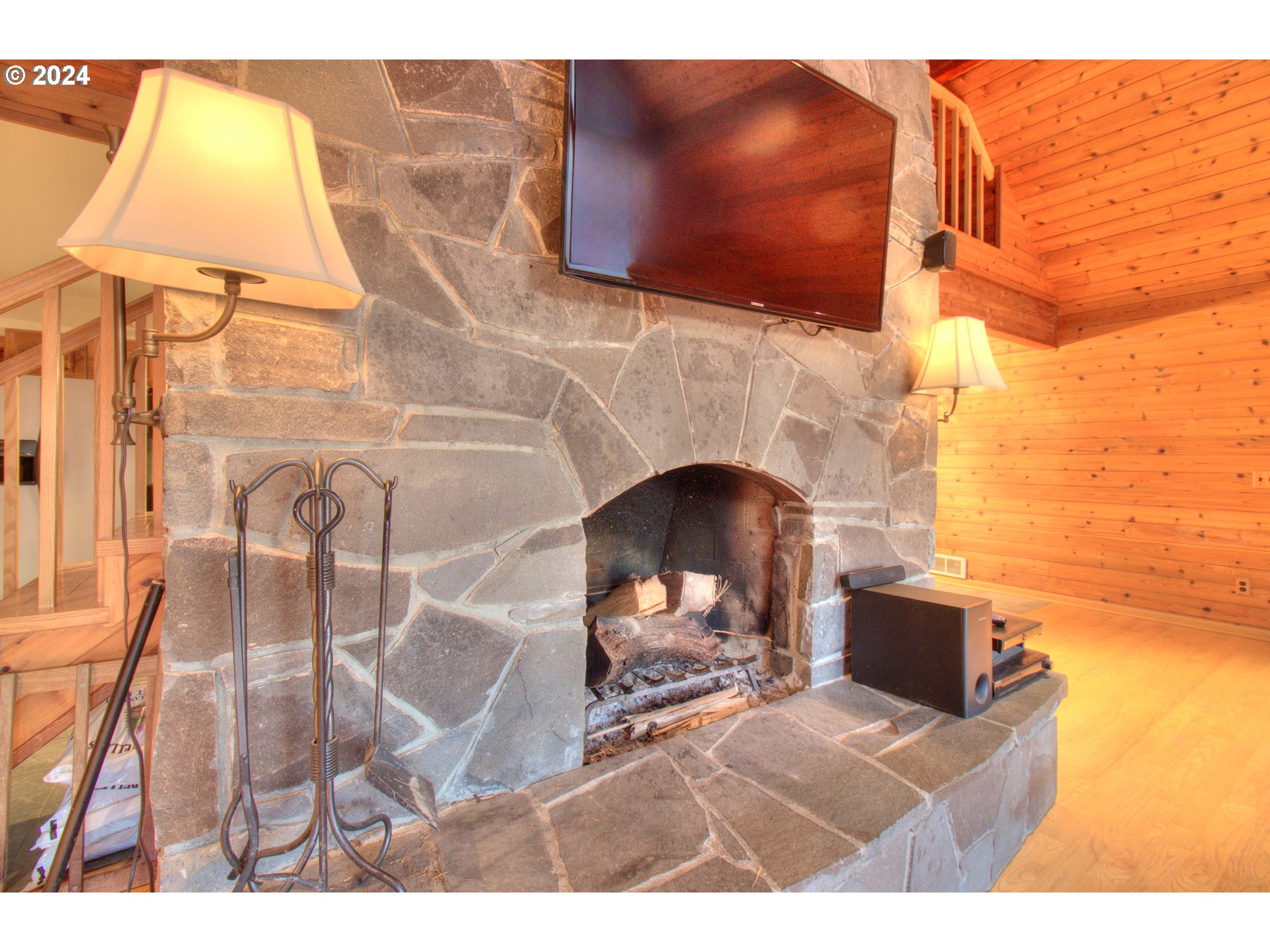 34071 Ophir Road Gold Beach, OR 97444 - Photo 11 of 44 Gallery Image 11