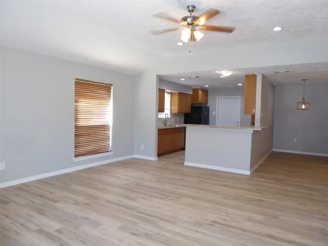 $1,850 | 2911 Mariner Drive, League City, TX 77573