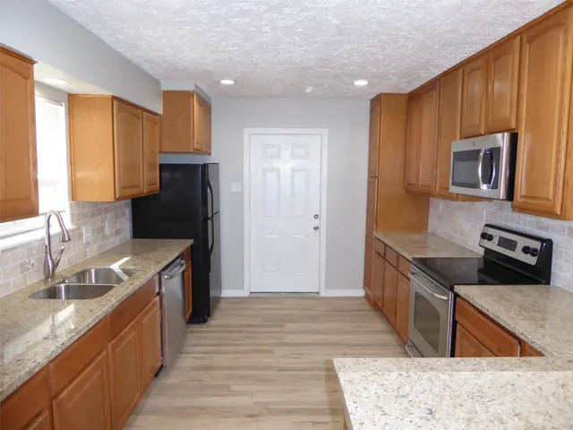 $1,850 | 2911 Mariner Drive, League City, TX 77573