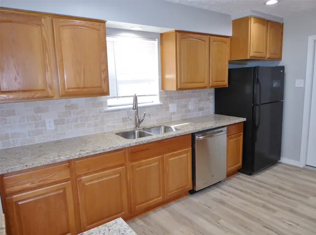 $1,850 | 2911 Mariner Drive, League City, TX 77573