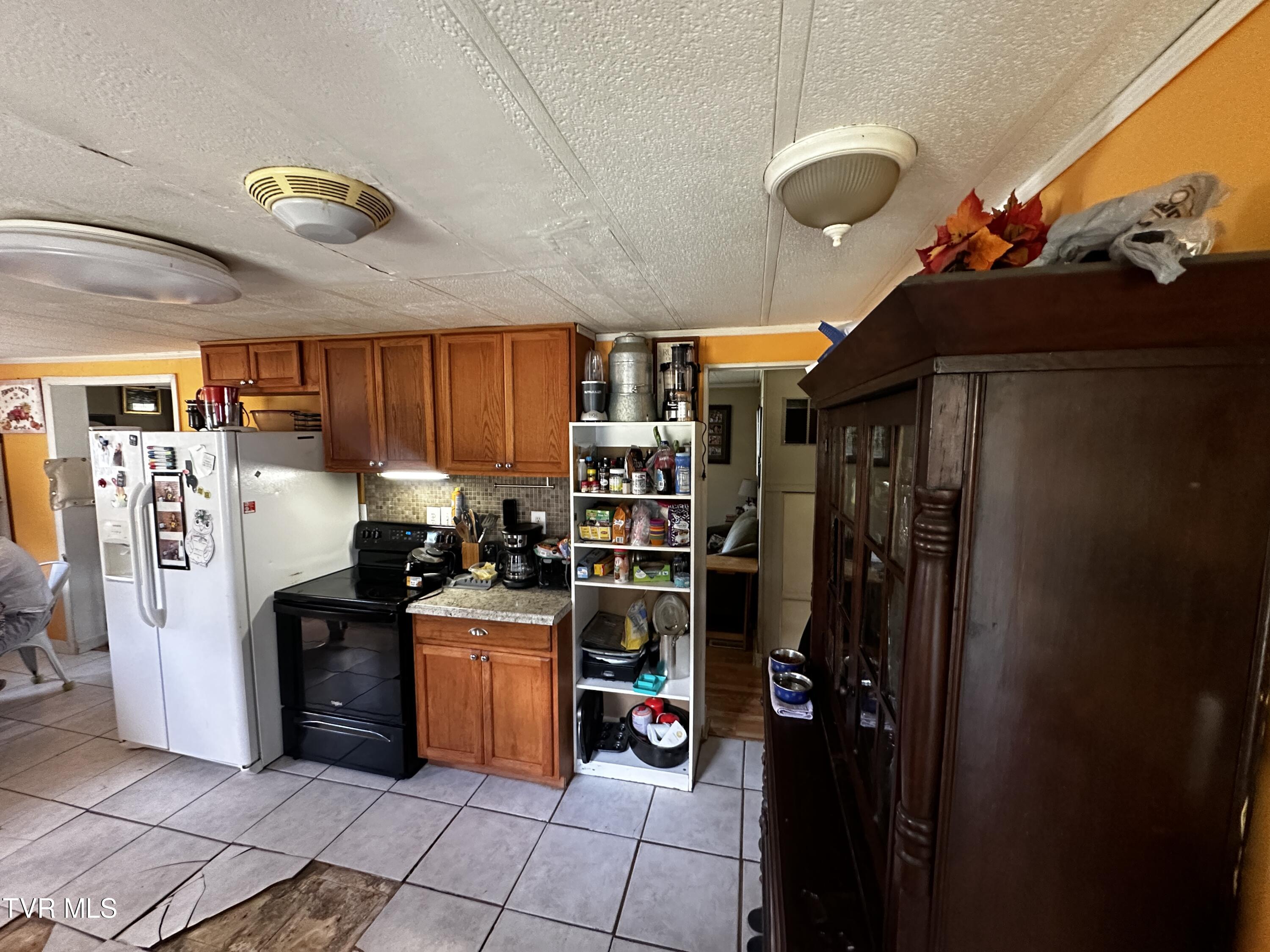 667 Spring Hill Road Cedar Bluff, VA 24609 - Photo 6 of 14 IMG_6231