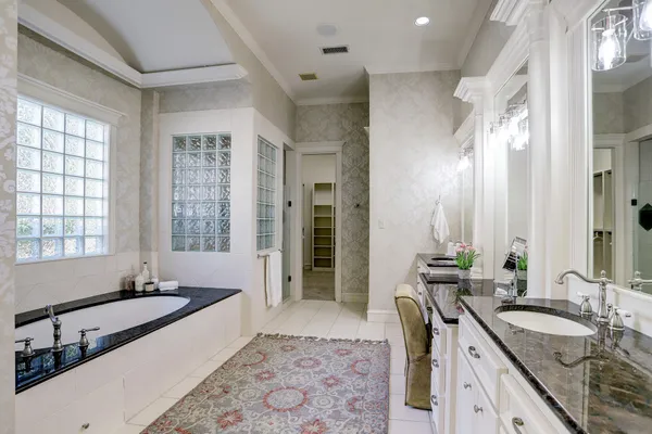 $8,500 | 127 East Bracebridge Circle, The Woodlands, TX 77382