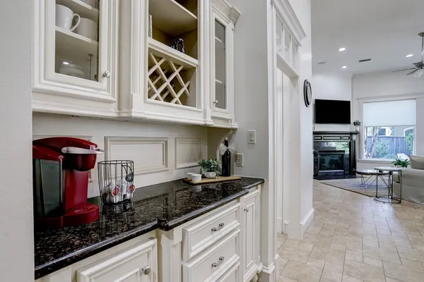 $8,500 | 127 East Bracebridge Circle, The Woodlands, TX 77382