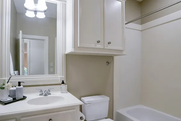 $8,500 | 127 East Bracebridge Circle, The Woodlands, TX 77382