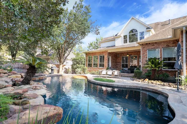 $8,500 | 127 East Bracebridge Circle, The Woodlands, TX 77382