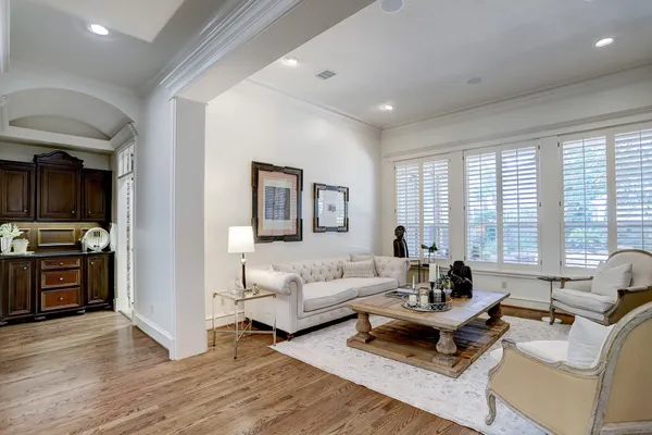 $8,500 | 127 East Bracebridge Circle, The Woodlands, TX 77382