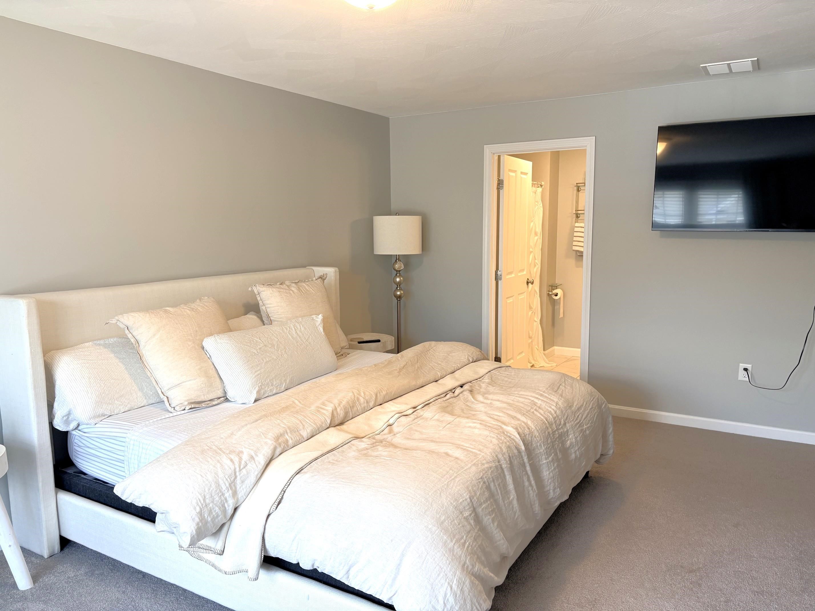 8 Cranberry Way Manchester, NH 03109 - Photo 13 of 23