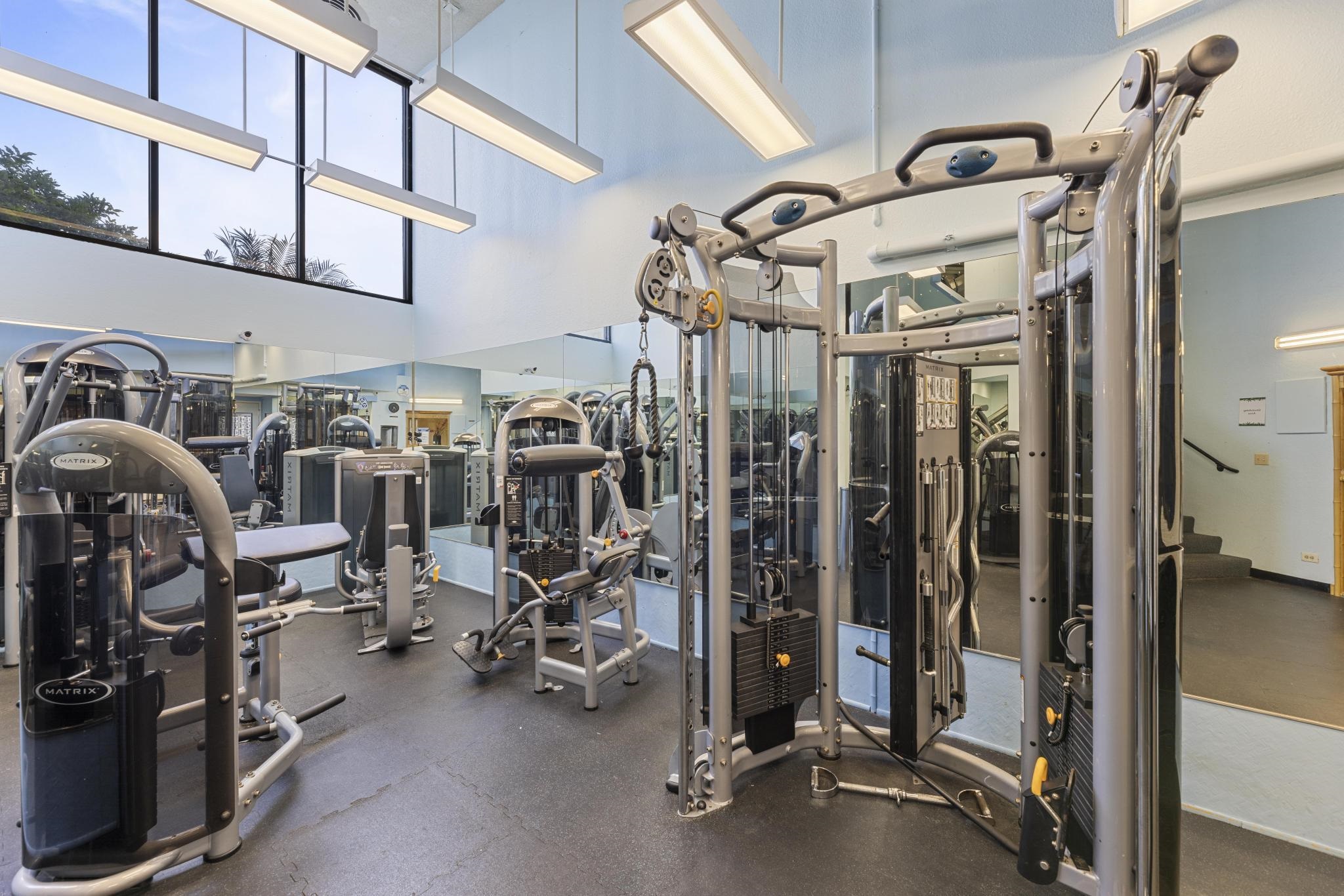 3445 Lower Honoapiilani Road, Unit 255 Lahaina, HI 96761 - Photo 22 of 35 a view of a room with gym equipment