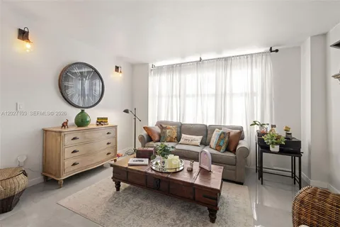 $535,000 | 5001 Collins Avenue, Unit 1E, Miami Beach, FL 33140
