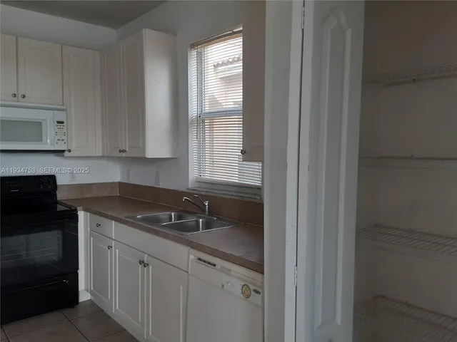 $3,200 | 3760 Northeast 9th Court, Homestead, FL 33033