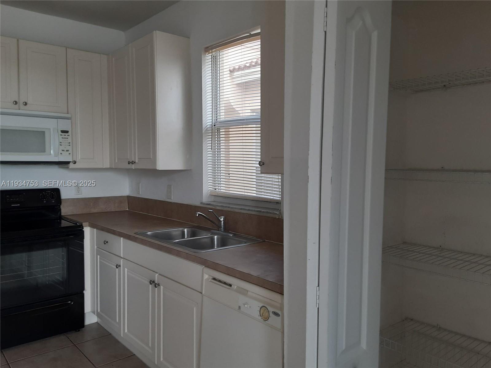 3760 Northeast 9th Court Homestead, FL 33033 - Photo 6 of 19